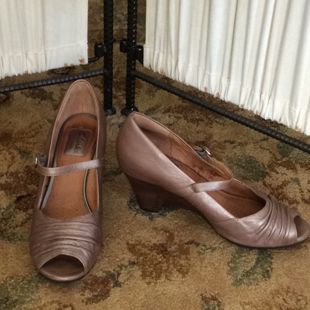 Dress shoes